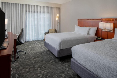 Courtyard by Marriott Nashville Airport - image 6