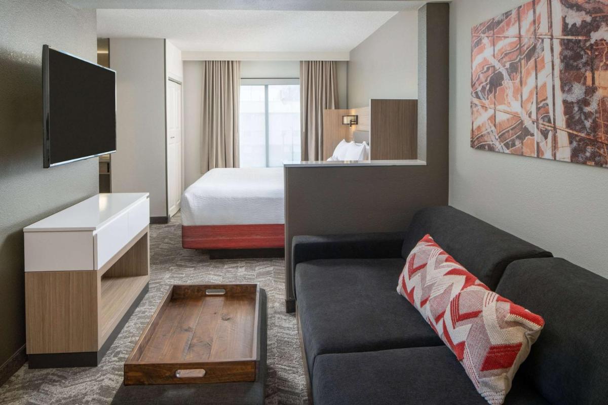 Sonesta Select Nashville Airport Suites - image 4