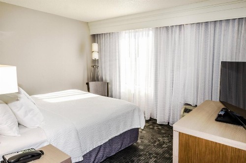 Courtyard by Marriott Nashville at Opryland - image 11