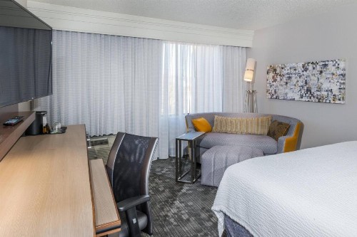 Courtyard by Marriott Nashville at Opryland - image 9