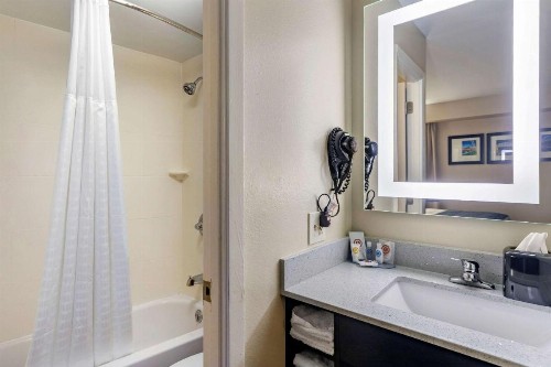 Comfort Inn Nashville – Opryland Area - image 6