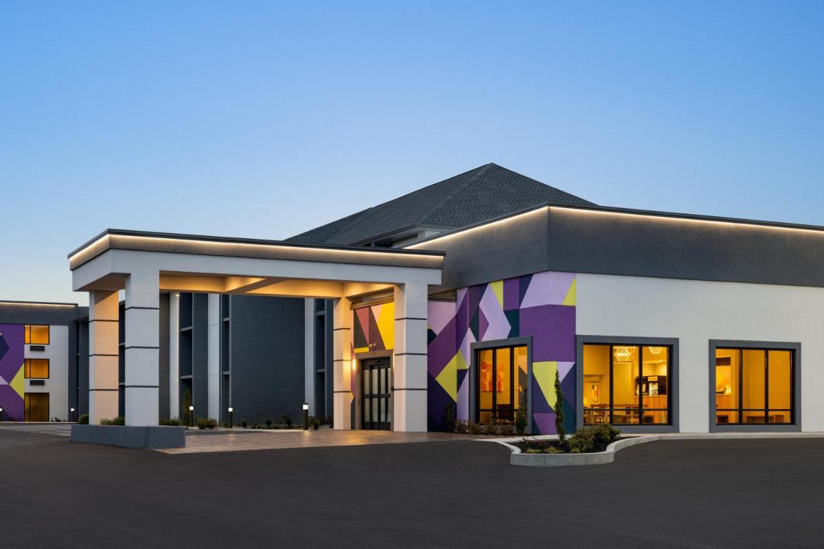 Quality Inn Opryland Area - image 5