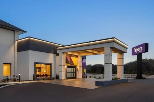 Quality Inn Opryland Area - image 8