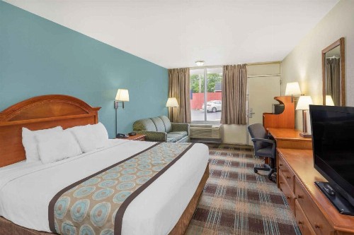 Super 8 by Wyndham Nashville Downtown - image 8