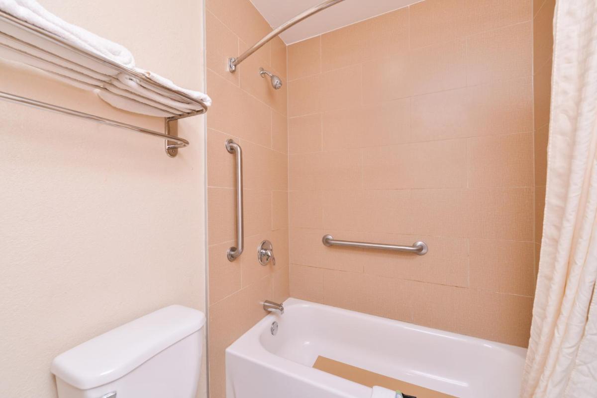 Americas Best Value Inn-Nashville/Airport South - image 6