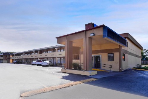 Americas Best Value Inn-Nashville/Airport South - image 8