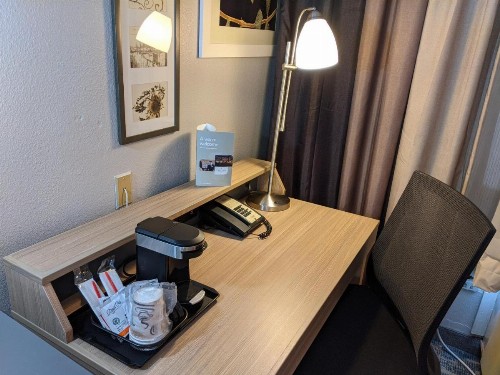 Country Inn & Suites by Radisson Nashville TN - image 2