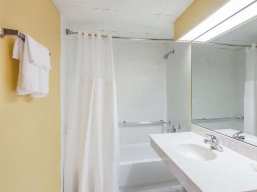 Days Inn by Wyndham Nashville Saint Thomas West Hospital - image 43