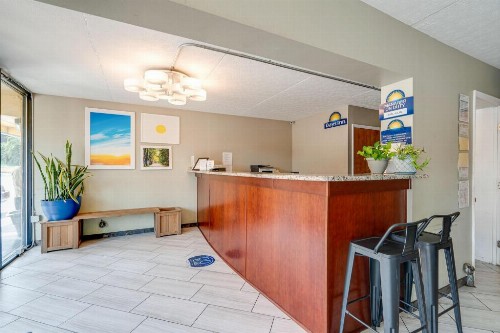 Days Inn by Wyndham Nashville Saint Thomas West Hospital - image 9