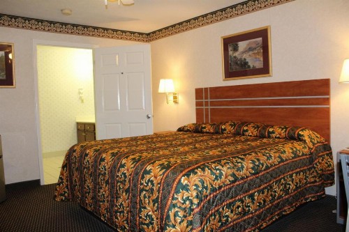 Apple Annie's Inn - image 4