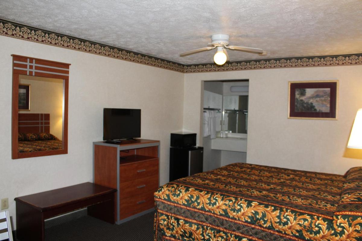 Apple Annie's Inn - image 5