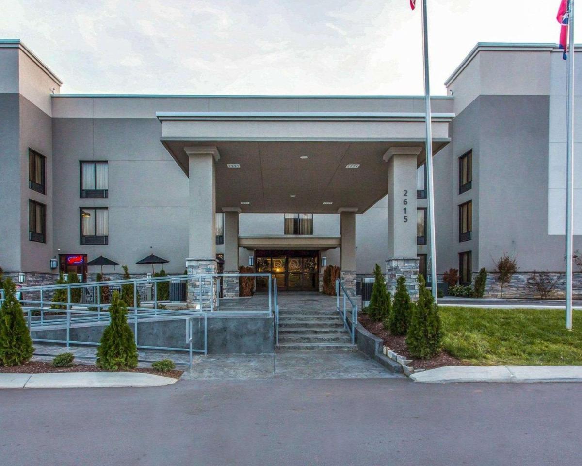 Quality Suites Nashville Airport - image 2