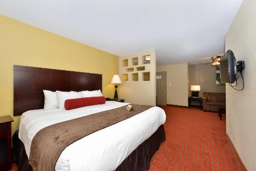 Quality Suites Nashville Airport - image 37