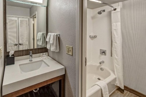 Courtyard by Marriott Nashville Vanderbilt West End - image 15