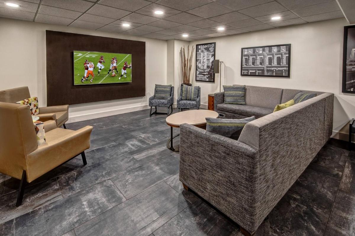 Courtyard by Marriott Nashville Vanderbilt West End - image 6