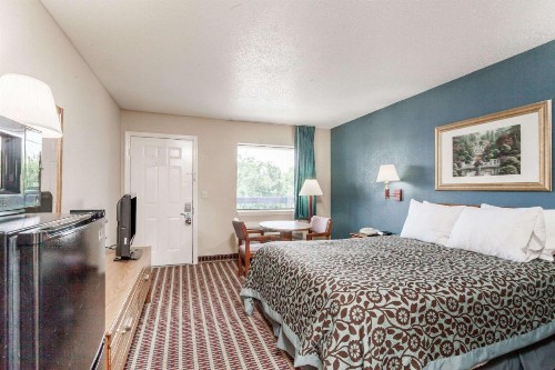 Days Inn by Wyndham Nashville N Opryland/Grand Ole Opry - image 10