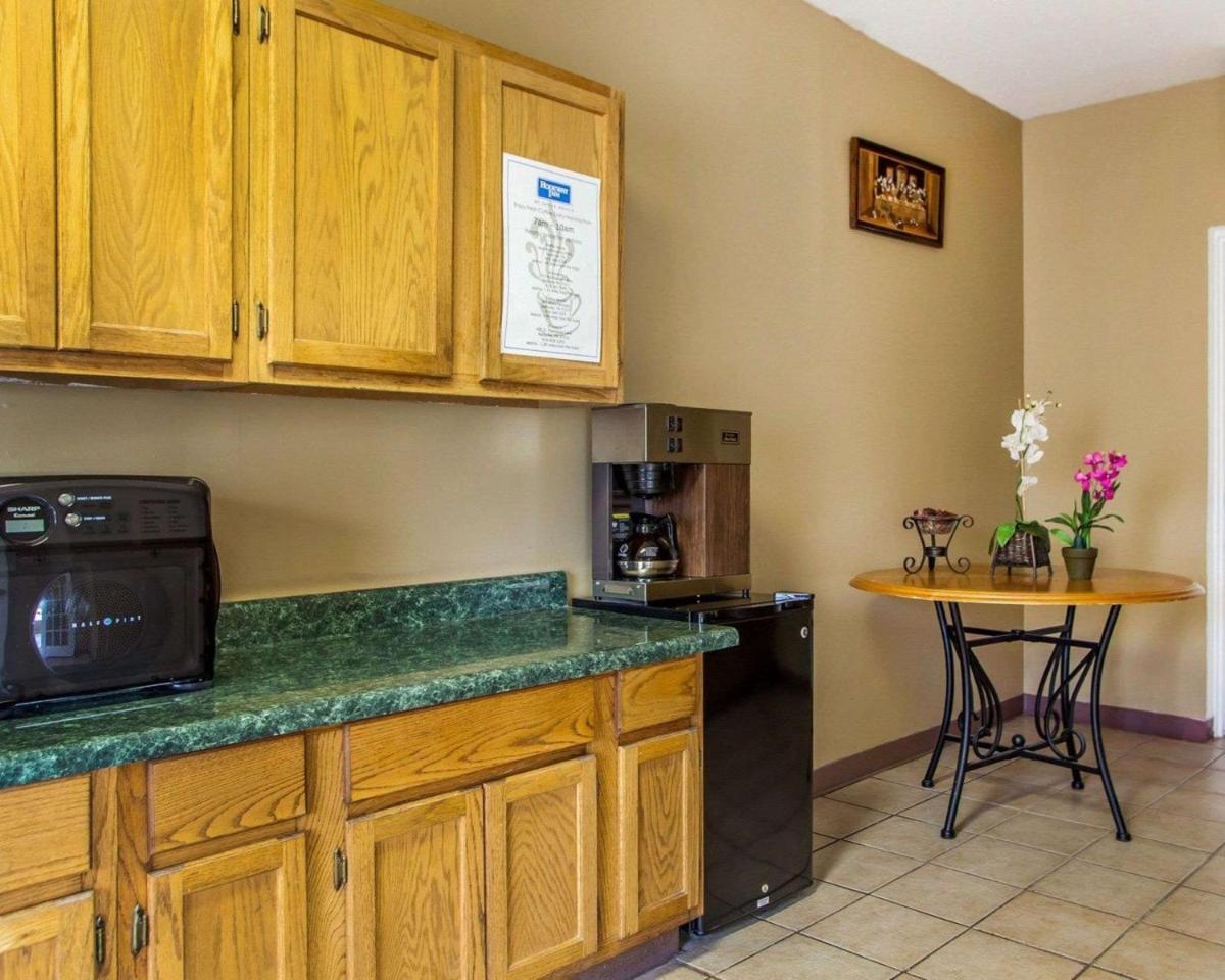 Rodeway Inn Nashville Airport - image 7
