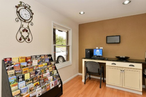 Americas Best Value Inn Near Downtown Nashville - image 19