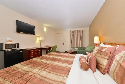 Americas Best Value Inn Near Downtown Nashville - image 6