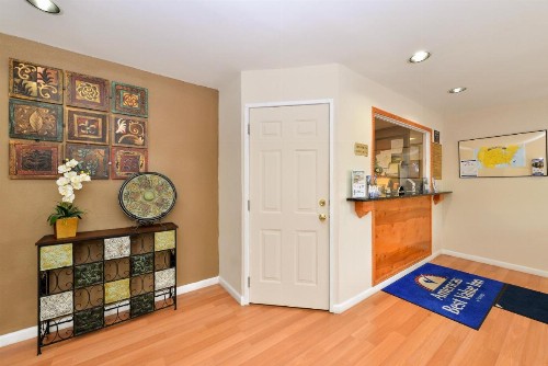 Americas Best Value Inn Near Downtown Nashville - image 8