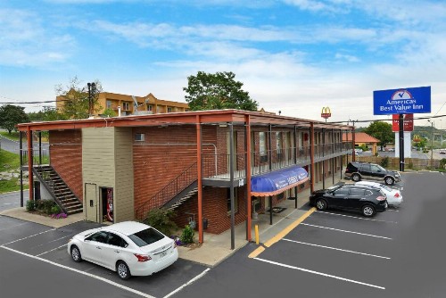Americas Best Value Inn Near Downtown Nashville - image 9