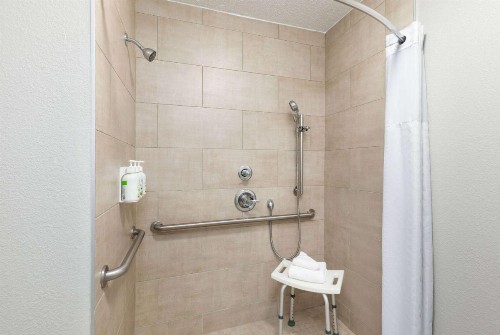 Baymont by Wyndham Nashville Airport - image 25