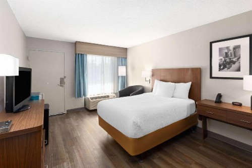 Baymont by Wyndham Nashville Airport - image 3