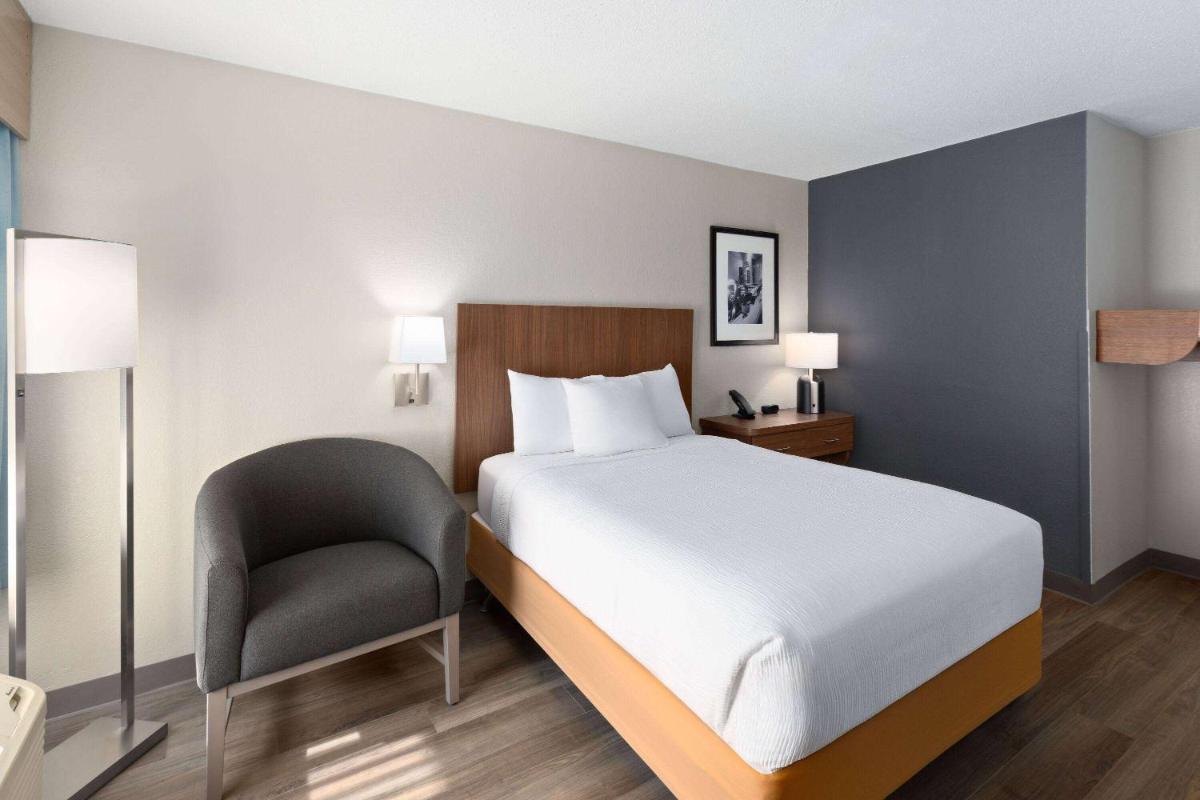 Baymont by Wyndham Nashville Airport - image 4