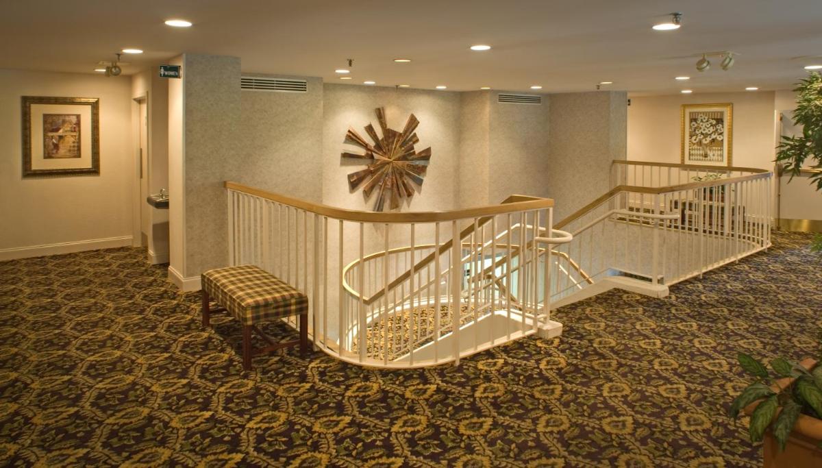 Ramada by Wyndham Nashville/Music Valley - image 5
