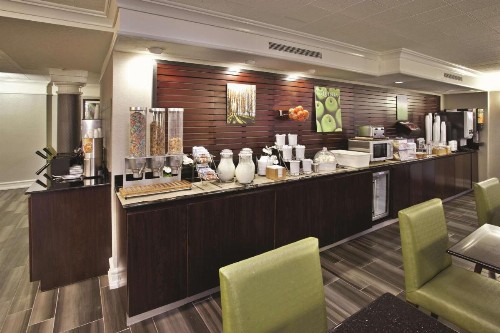 La Quinta Inn by Wyndham Nashville South - image 12