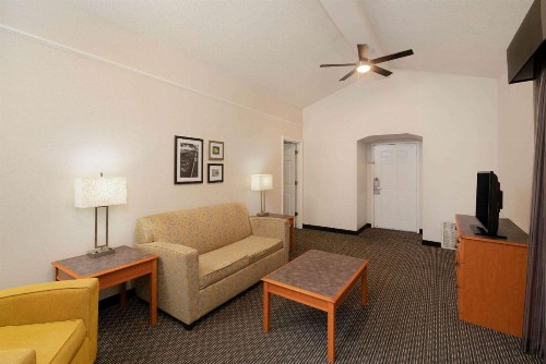 La Quinta Inn by Wyndham Nashville South - image 20