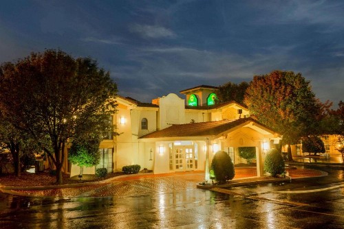 La Quinta Inn by Wyndham Nashville South - image 25