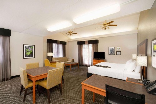 La Quinta Inn by Wyndham Nashville South - image 42
