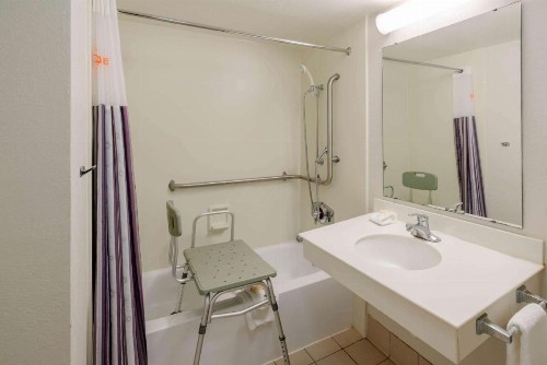 La Quinta Inn by Wyndham Nashville South - image 46