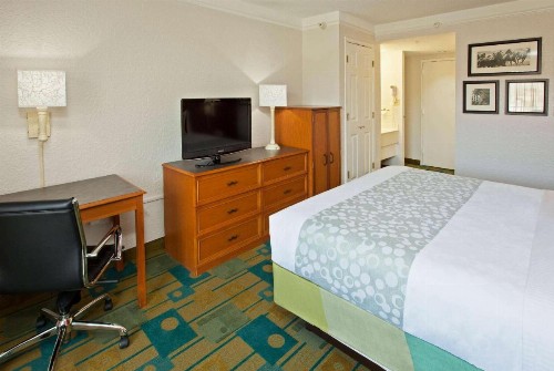 La Quinta by Wyndham Nashville Airport/Opryland - image 11