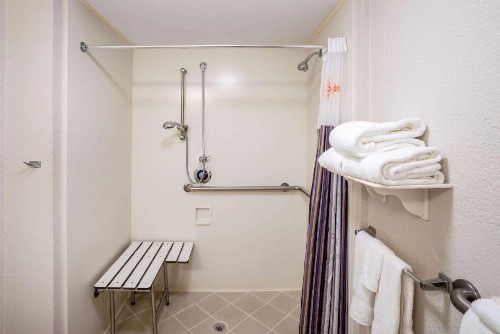La Quinta by Wyndham Nashville Airport/Opryland - image 16