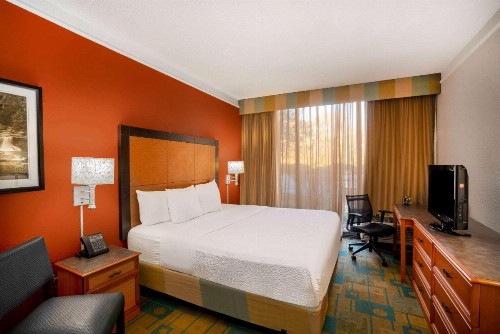 La Quinta by Wyndham Nashville Airport/Opryland - image 17