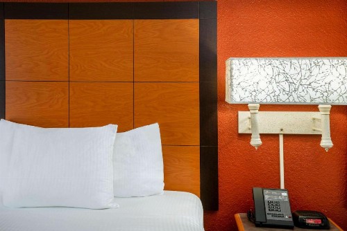 La Quinta by Wyndham Nashville Airport/Opryland - image 18