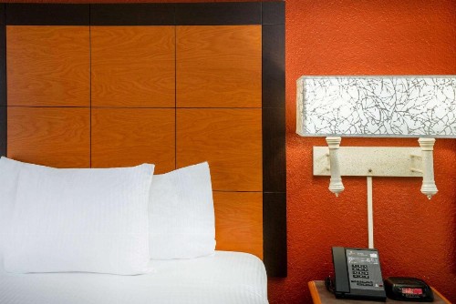 La Quinta by Wyndham Nashville Airport/Opryland - image 36