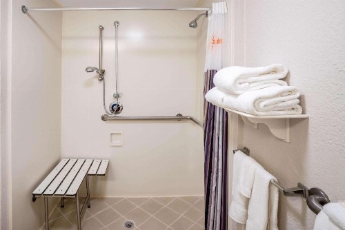 La Quinta by Wyndham Nashville Airport/Opryland - image 38
