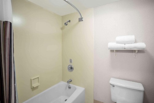 La Quinta by Wyndham Nashville Airport/Opryland - image 39