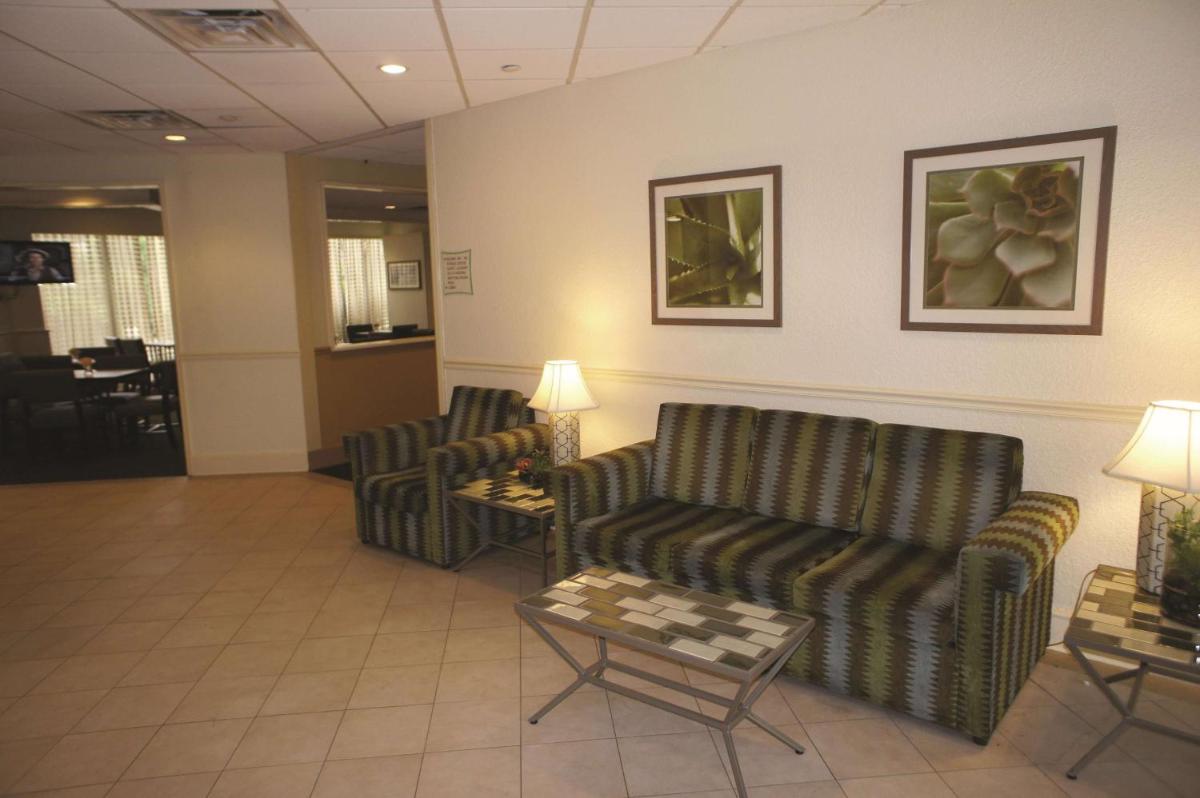 La Quinta by Wyndham Nashville Airport/Opryland - image 4