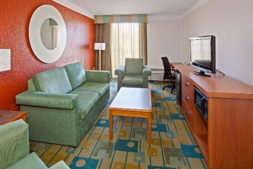 La Quinta by Wyndham Nashville Airport/Opryland - image 40