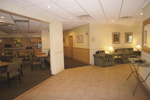 La Quinta by Wyndham Nashville Airport/Opryland - image 6