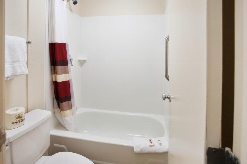 Red Roof Inn PLUS+ Nashville Fairgrounds - image 6