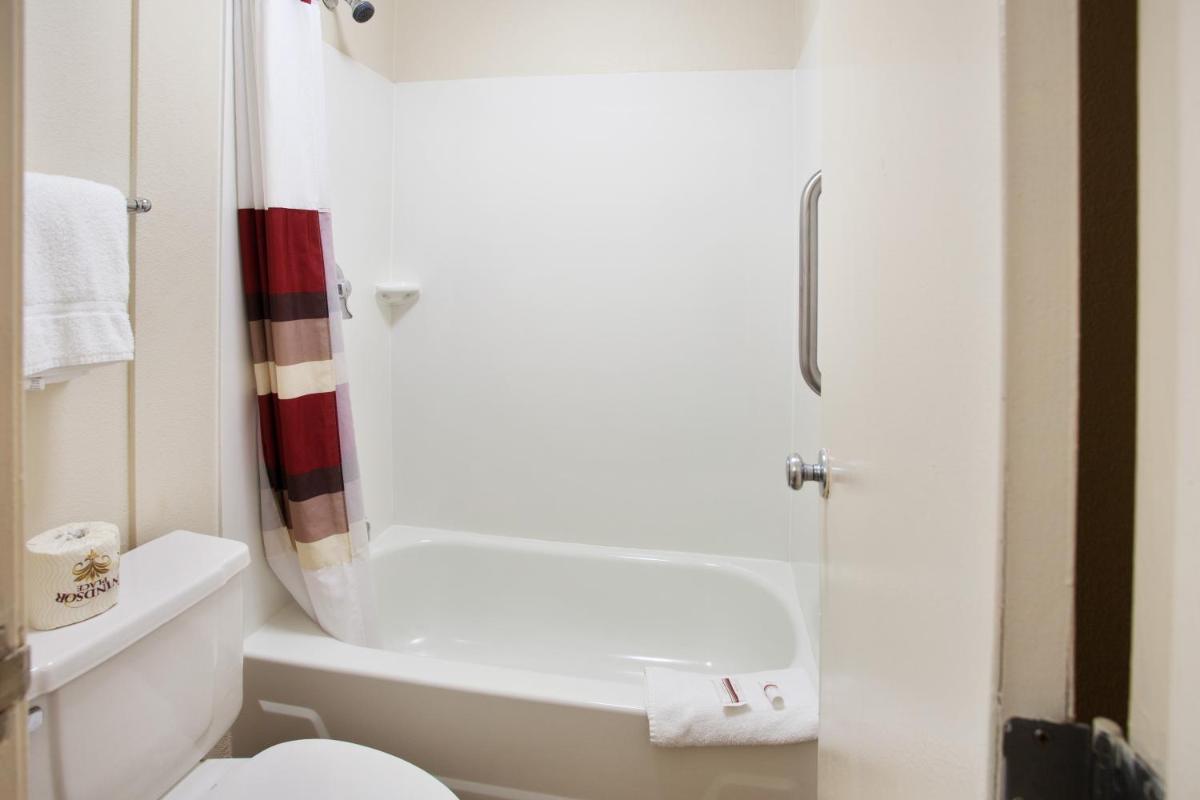Red Roof Inn PLUS+ Nashville Fairgrounds - image 6