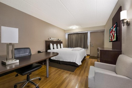 Red Roof Inn PLUS+ Nashville Airport - image 14