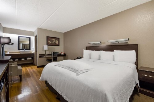 Red Roof Inn PLUS+ Nashville Airport - image 15
