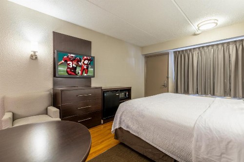 Red Roof Inn PLUS+ Nashville Airport - image 19