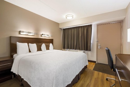 Red Roof Inn PLUS+ Nashville Airport - image 23